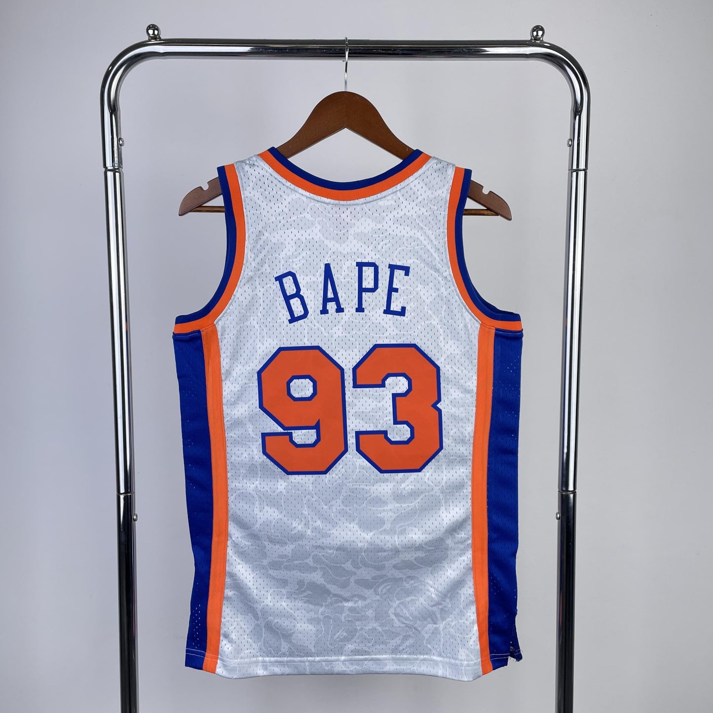 Regata Swingman BAPE X New York Knicks Mitchell & Ness Hardwood Classics 1998/99