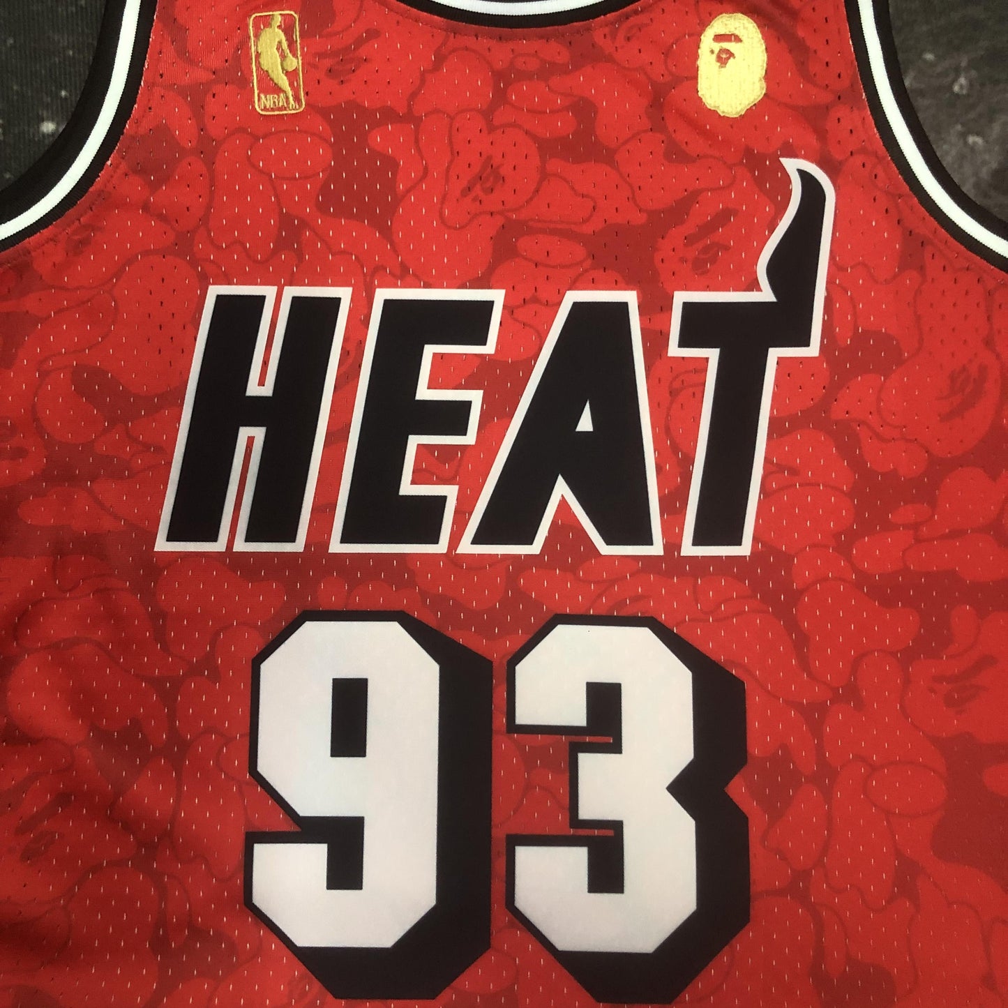 Regata Swingman BAPE X Miami Heat Mitchell & Ness Hardwood Classics 1993