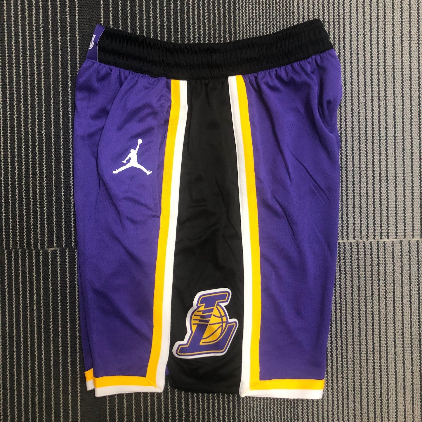 Short Los Angeles Lakers Statement Edition