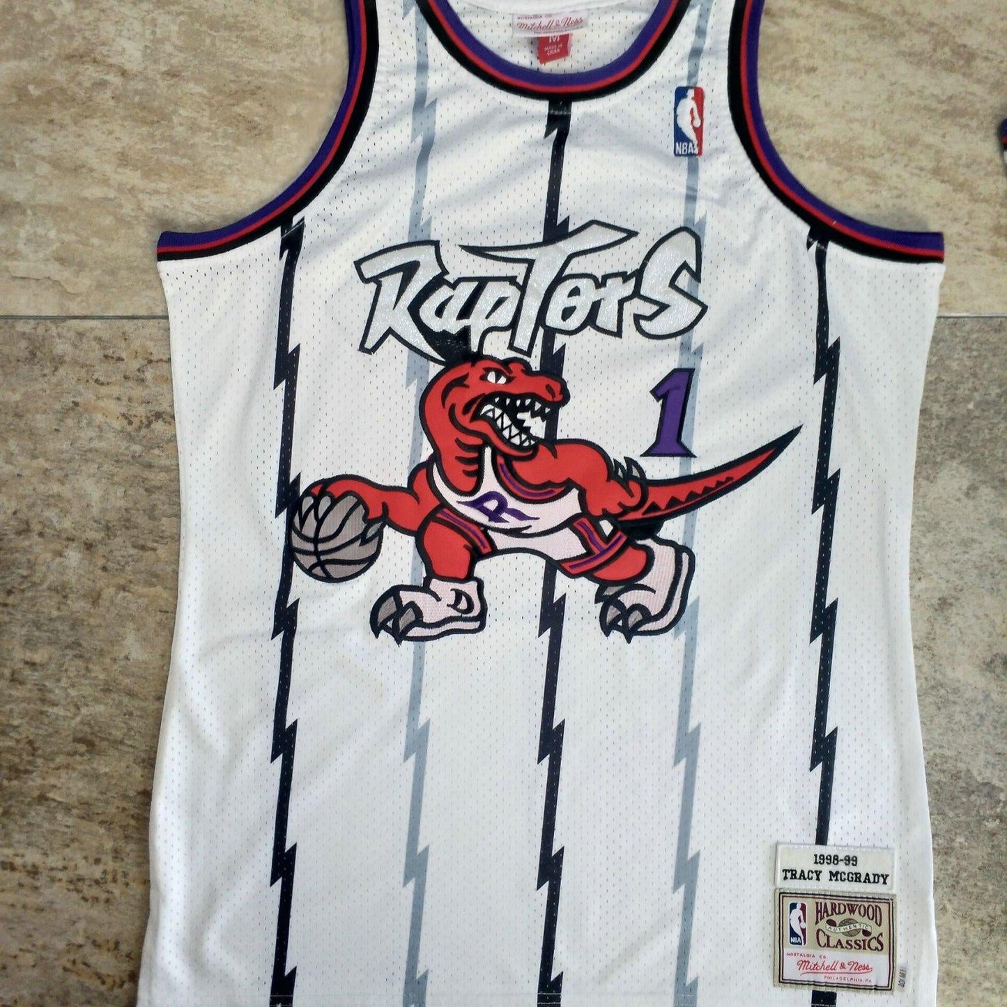 Regata Authentic Toronto Raptors Mitchell & Ness Hardwood Classics Branca 1998-99