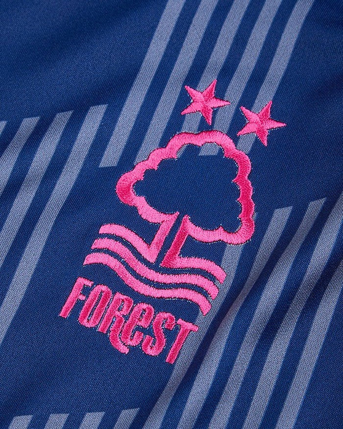 Niño Nottingham Forest 24/25 Segunda Equipación
