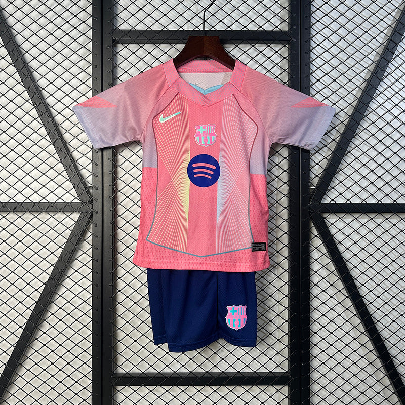 Niño Barcelona l 2025∕26 Special Edition Pink