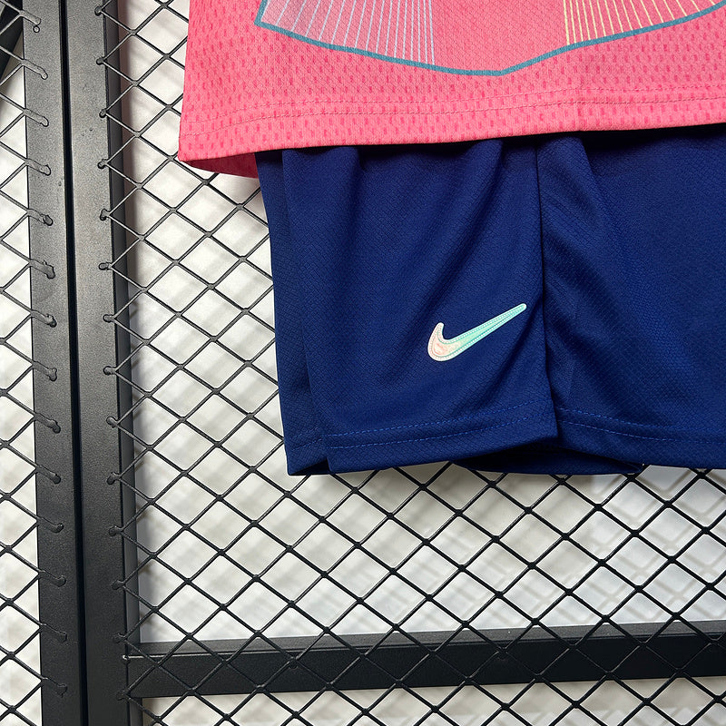 Niño Barcelona l 2025∕26 Special Edition Pink
