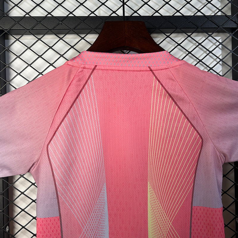 Niño Barcelona l 2025∕26 Special Edition Pink