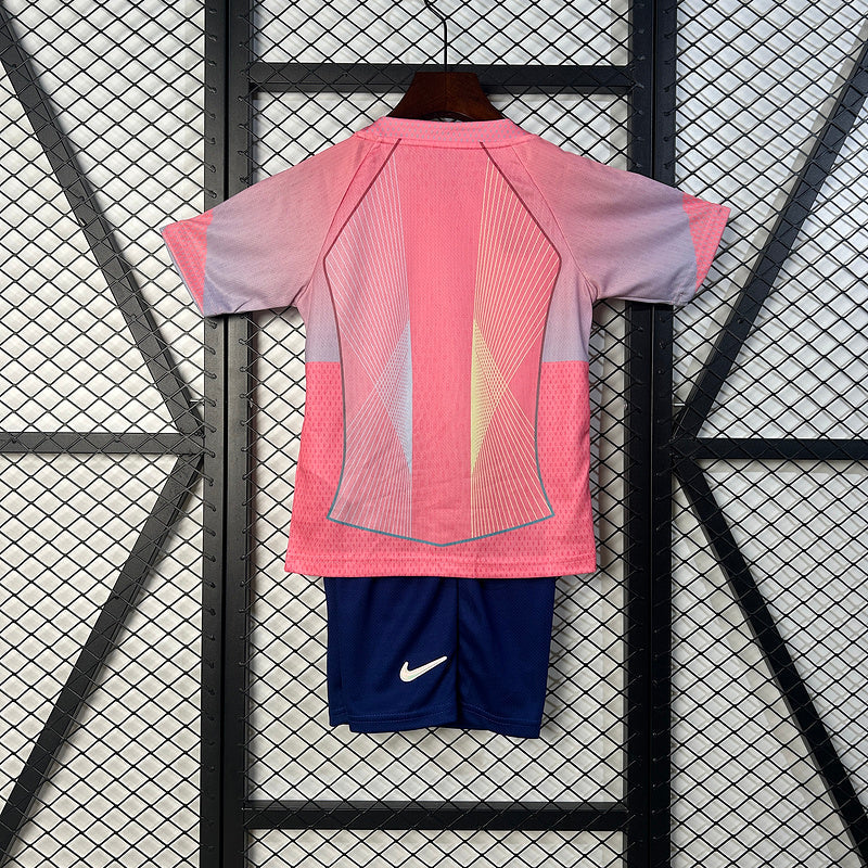 Niño Barcelona l 2025∕26 Special Edition Pink