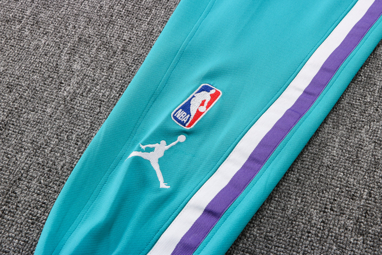 Conjunto Nike NBA Therma Flex Charlotte Hornets 21/22