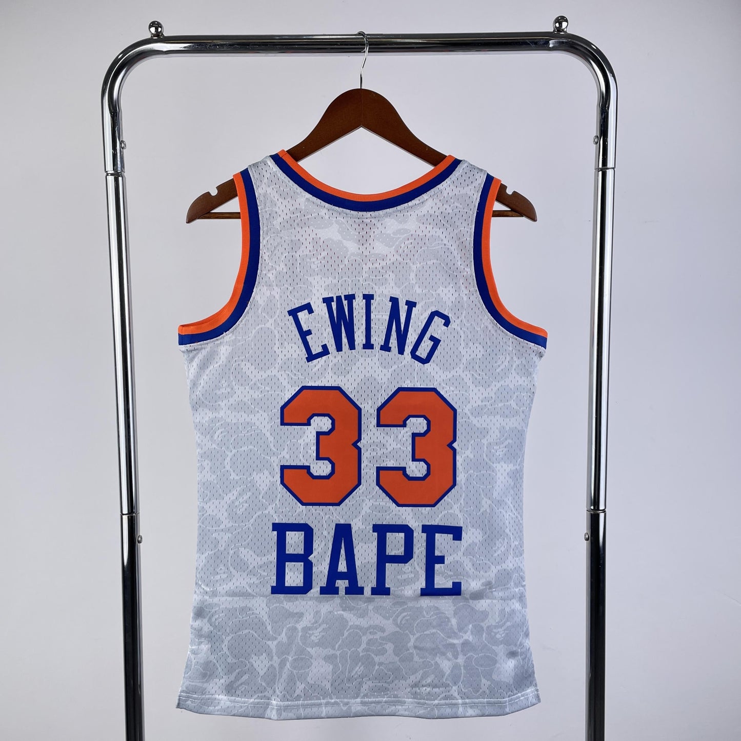 Regata Swingman BAPE X New York Knicks Mitchell & Ness Hardwood Classics 1991/92 Branca