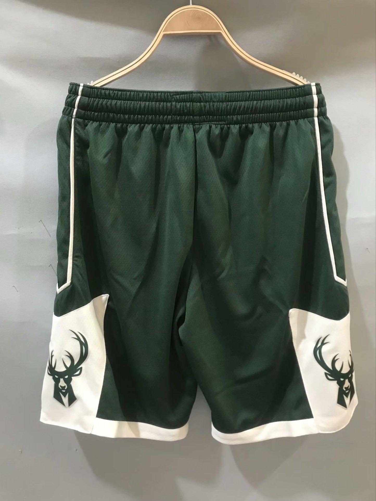 Short Milwaukee Bucks Icon Edition
